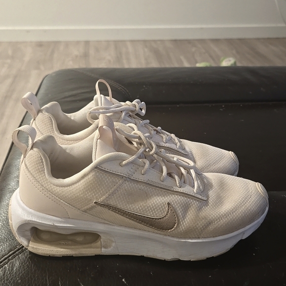 Athlete Shoes - Picture 1 of 1